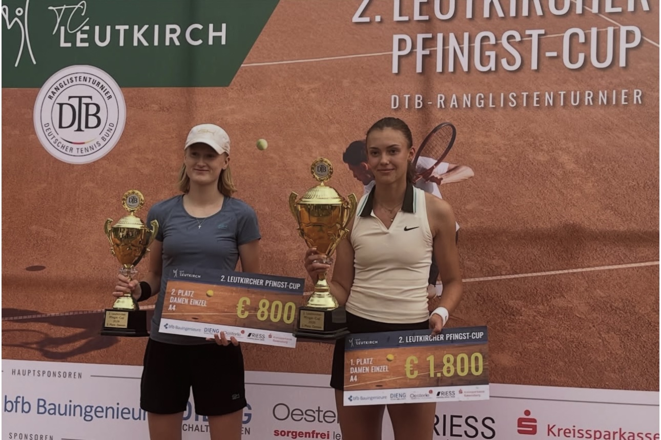 Siegerehrung Francesca (rechts)